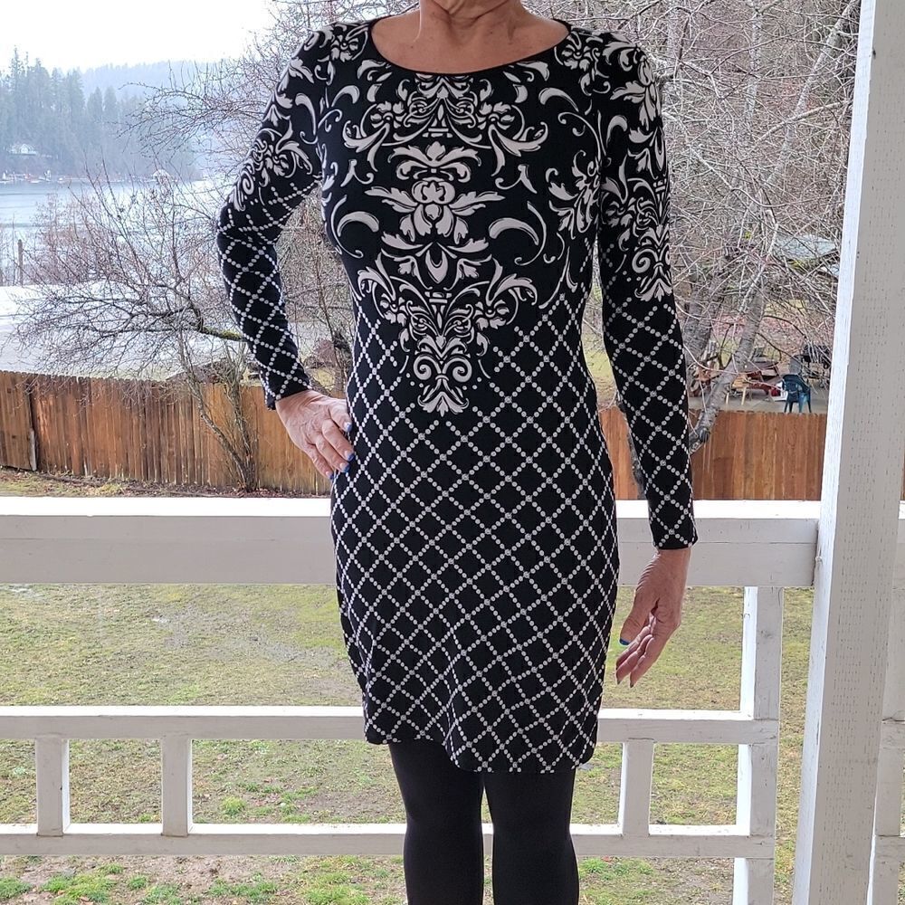 White House Black Market printed midi dress. Size XXS
